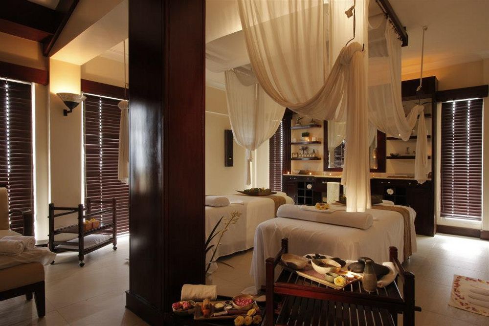 Taal Vista Hotel Tagaytay City Esterno foto A spa at the Four Seasons Resort, Seychelles